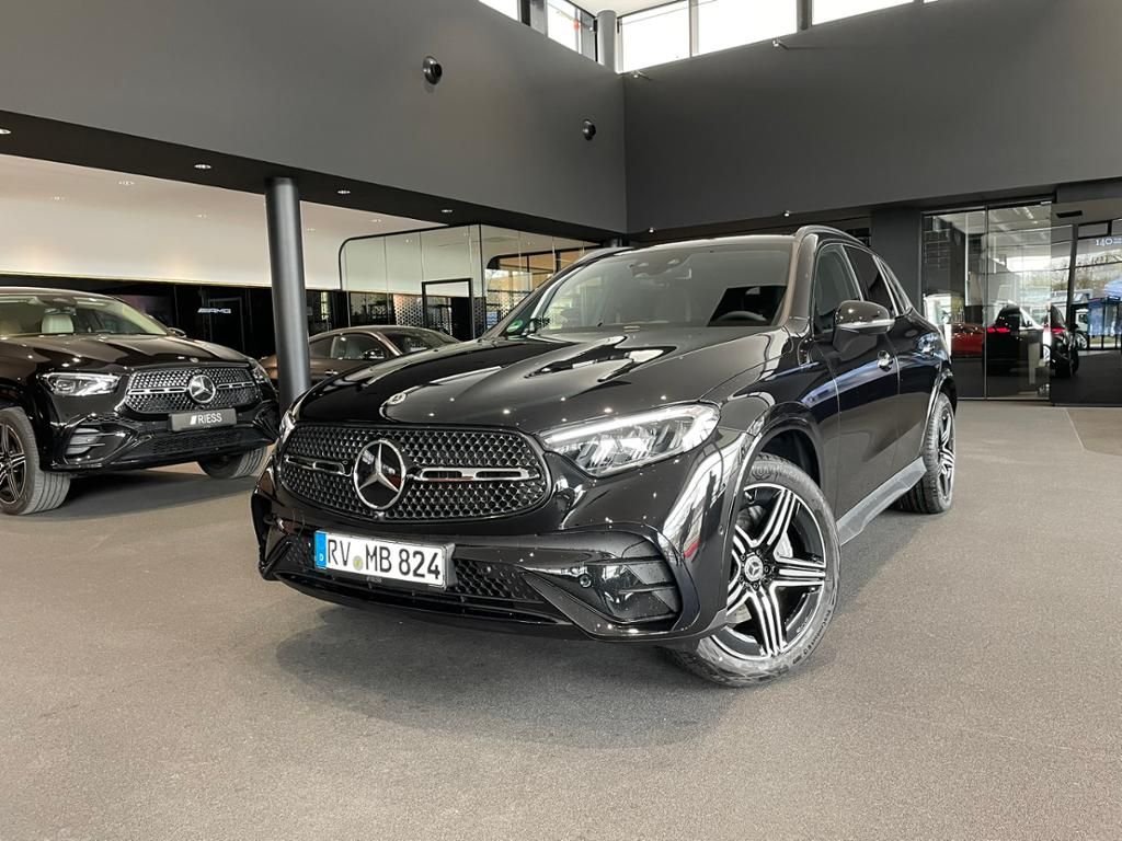 Mercedes-Benz GLC 300 d 4M AMG+AHK+PANO+HUD+STDHZG+KEYL+DISTRO