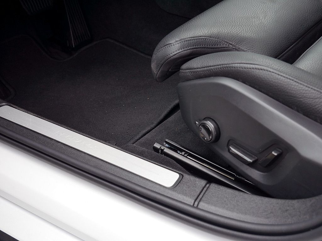 Volvo S60 T8 Twin Engine AWD Ultimate Dark Plug-InE6