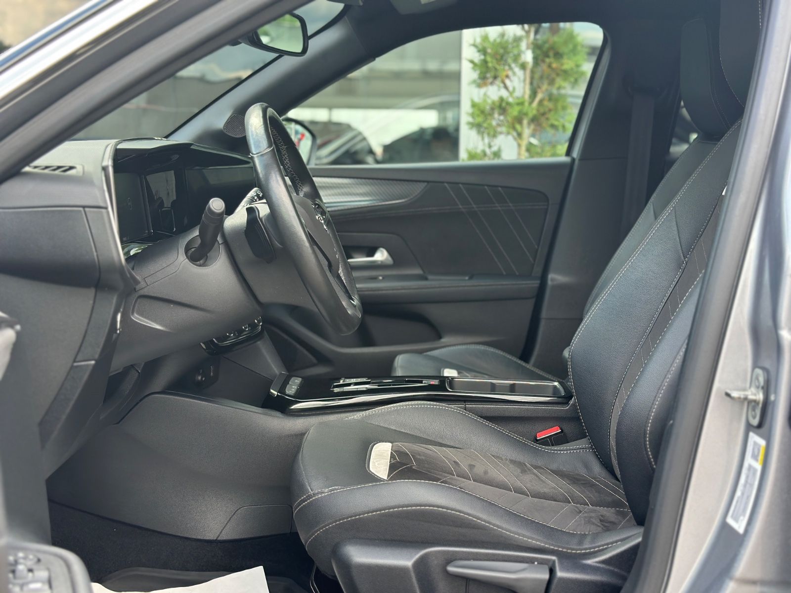 Opel Mokka Ultimate - Samsaru's Car Outlet