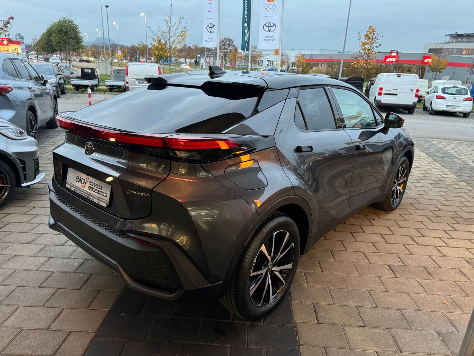 Toyota C-HR Plug In Team Deutschland*15 JAHRE GARANTIE*