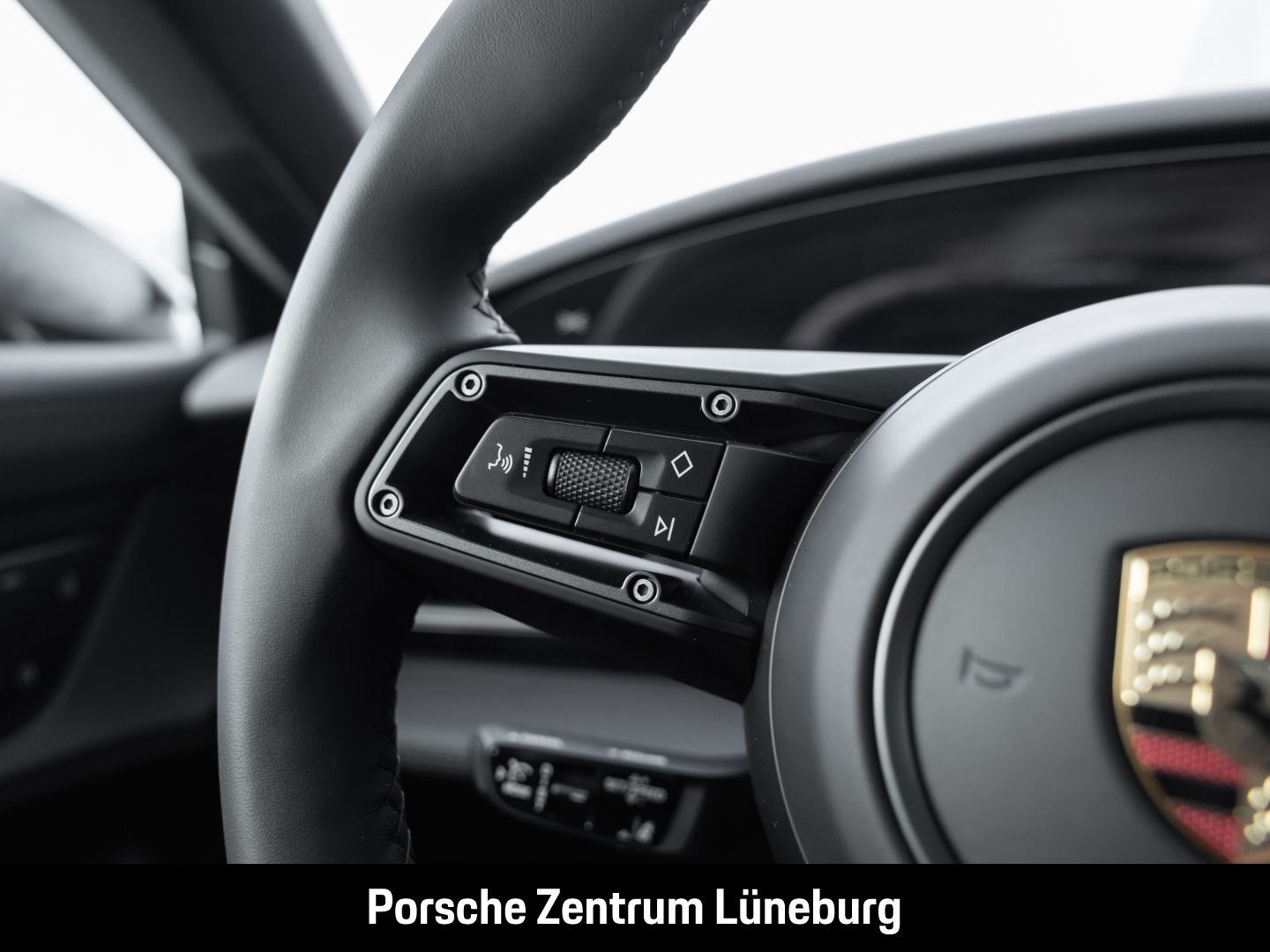 Porsche Taycan Sport Turismo InnoDrive Surround-View