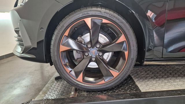 Seat Leon Sportstourer 1.5 eTSI Navi/ Panorama/ AH...
