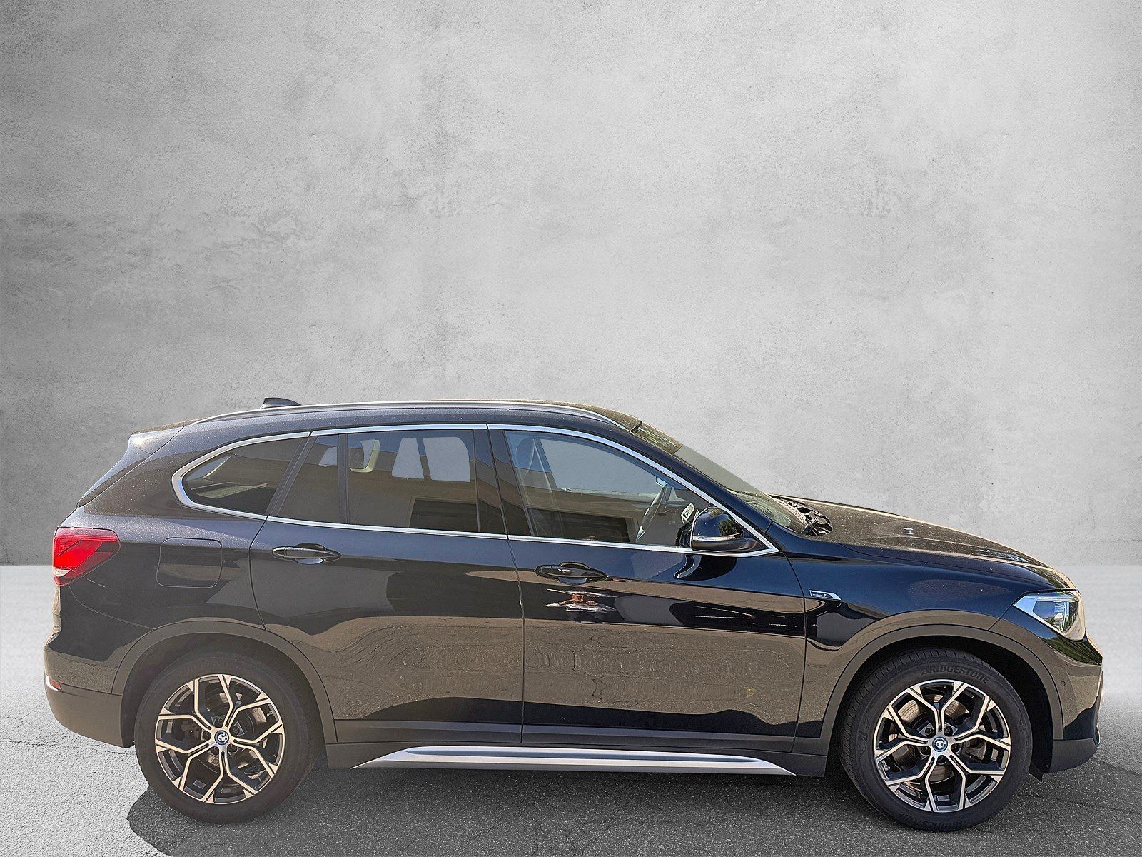 BMW X1 xDrive25e - Samsaru's Car Outlet