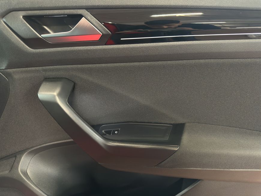 Volkswagen T-Roc 2.0 TSI - Samsaru's Car Outlet