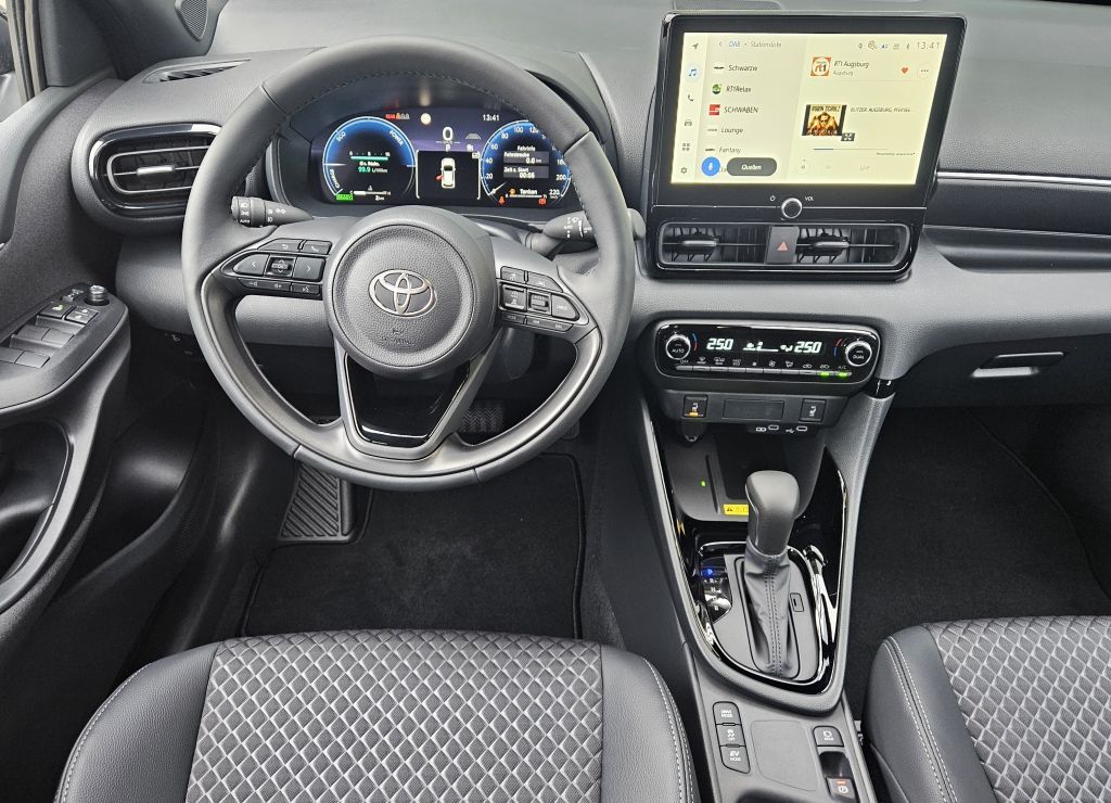 Toyota Yaris Hybrid 130 1.5 VVT-i Style Plus*Style Safe