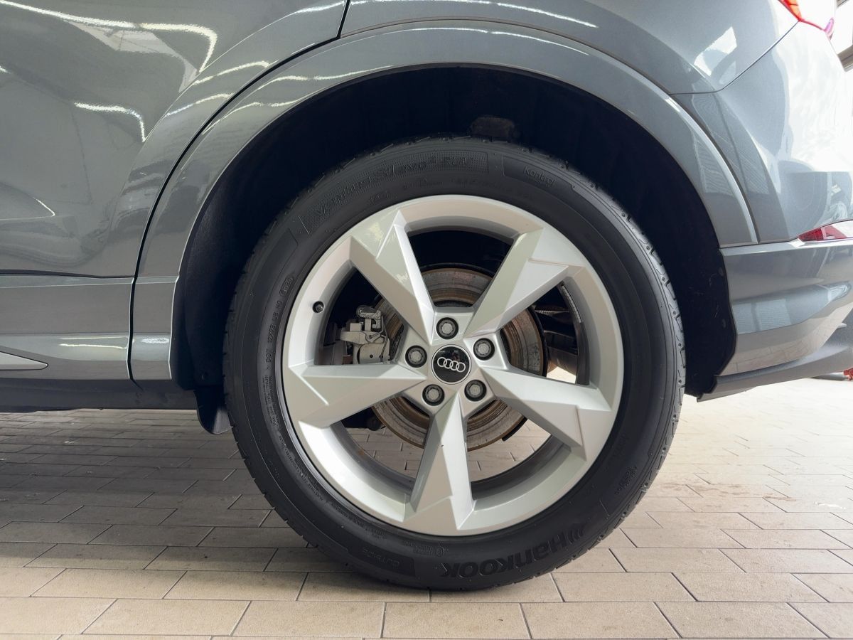 Audi Q3 45 TFSI S line quattro - Samsaru's Car Outlet