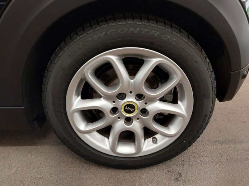 MINI Cooper SE 3T Electric Trim - Samsaru's Car Outlet