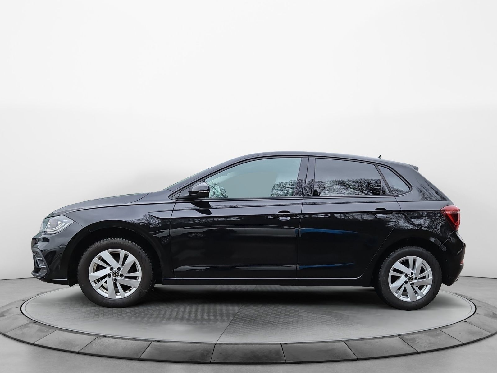 Volkswagen Polo 1.0 TSI Style DSG - Samsaru's Car Outlet