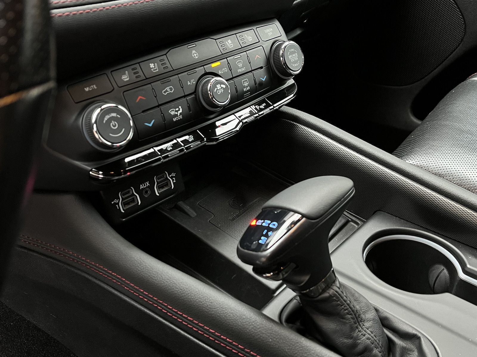 Dodge Durango 5,7L R/T RWD 7S. 10´´ Display SZH LPG