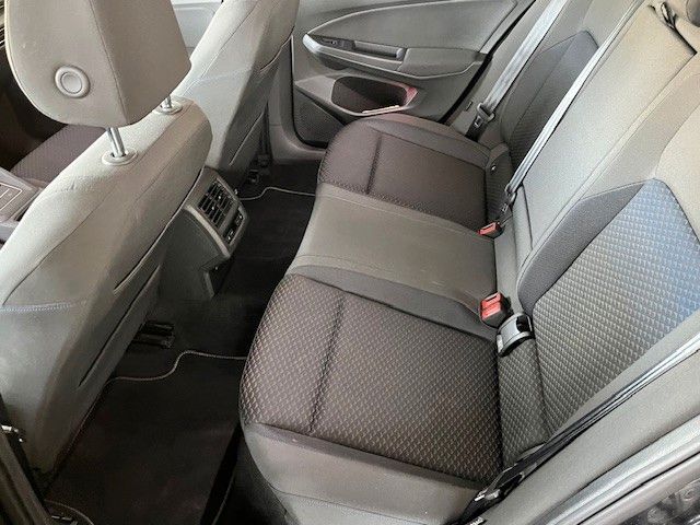 Volkswagen Golf VIII 1.5 TSI Lim. United - Samsaru's Car Outlet