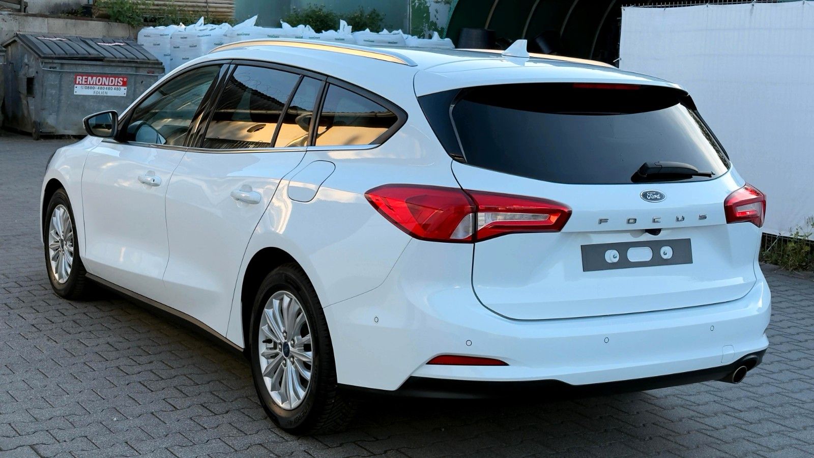Ford Focus 2,0 - Samsaru's Car Outlet