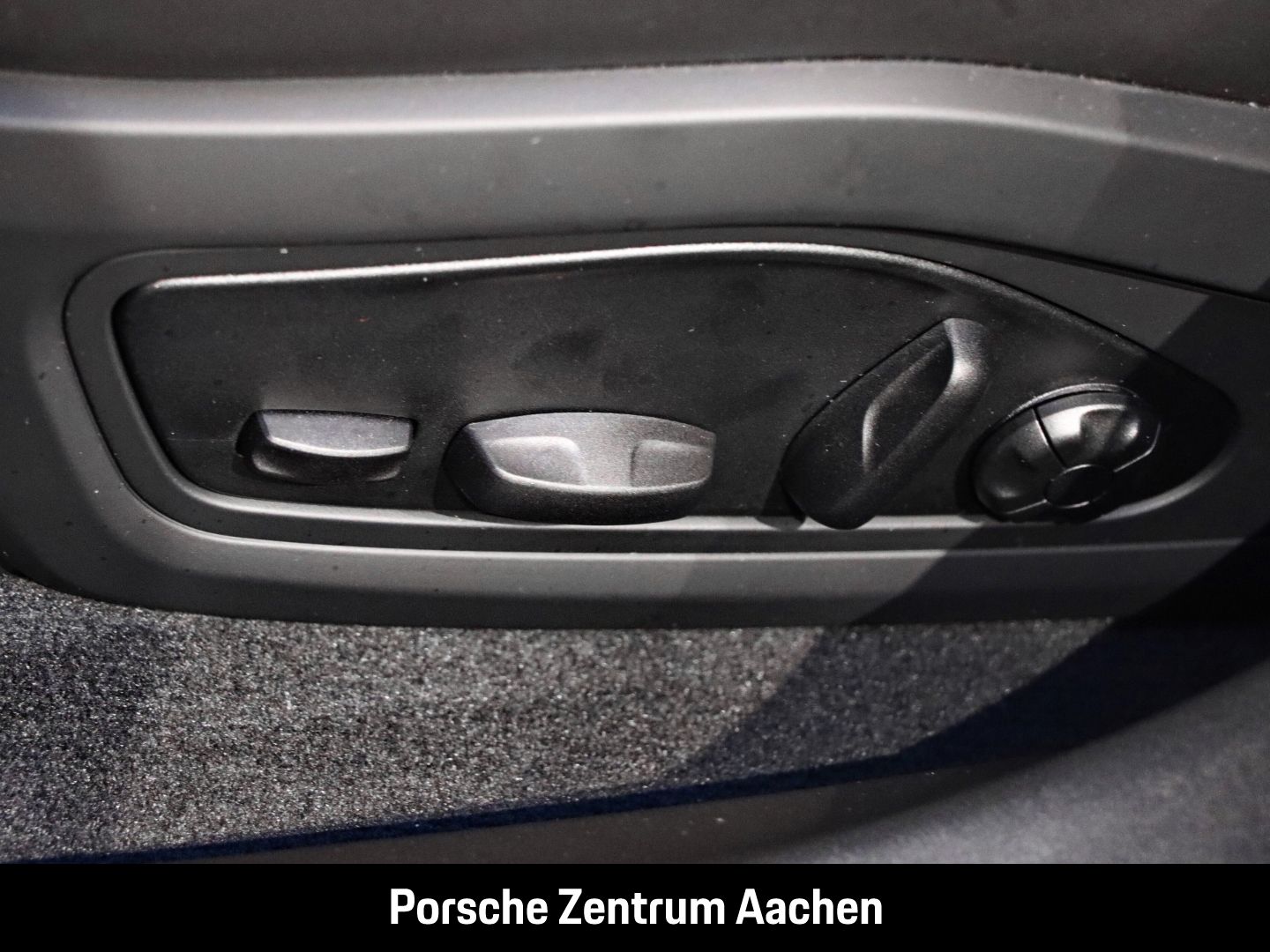 Porsche Taycan 4 Cross Turismo Surround-View LED-Matrix