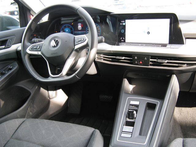 Volkswagen Golf VIII Life 2.0 - Samsaru's Car Outlet