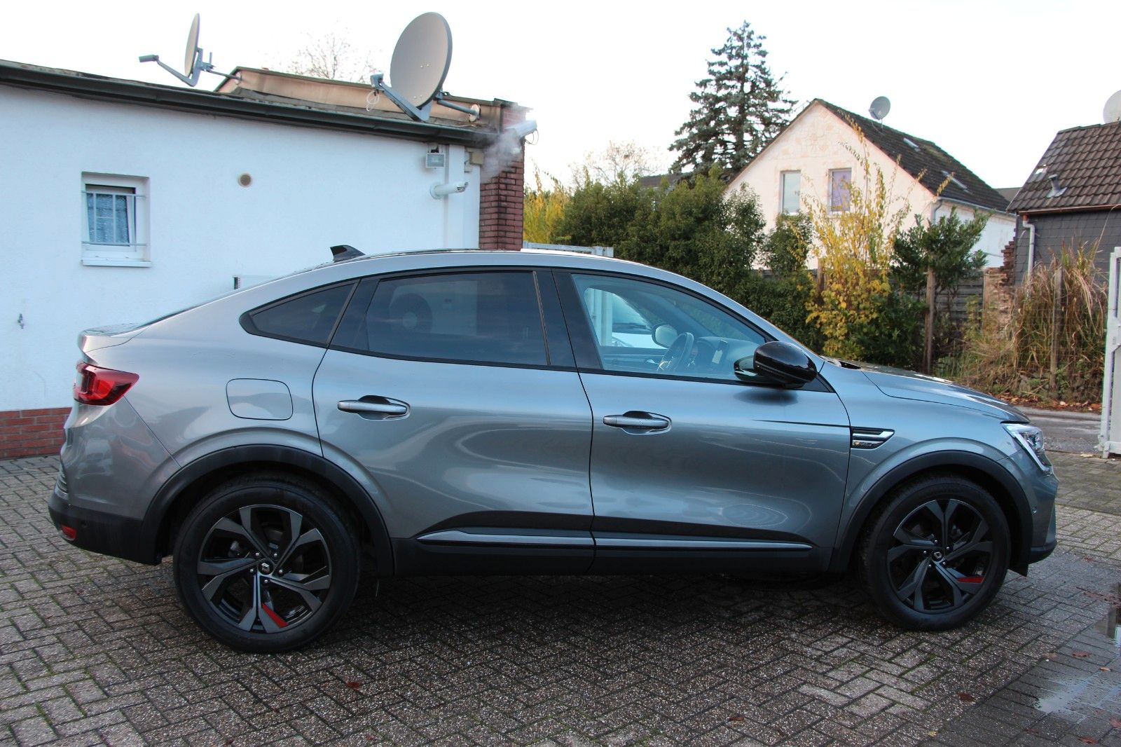 Renault Arkana Mild Hybrid R.S. Line - Samsaru's Car Outlet