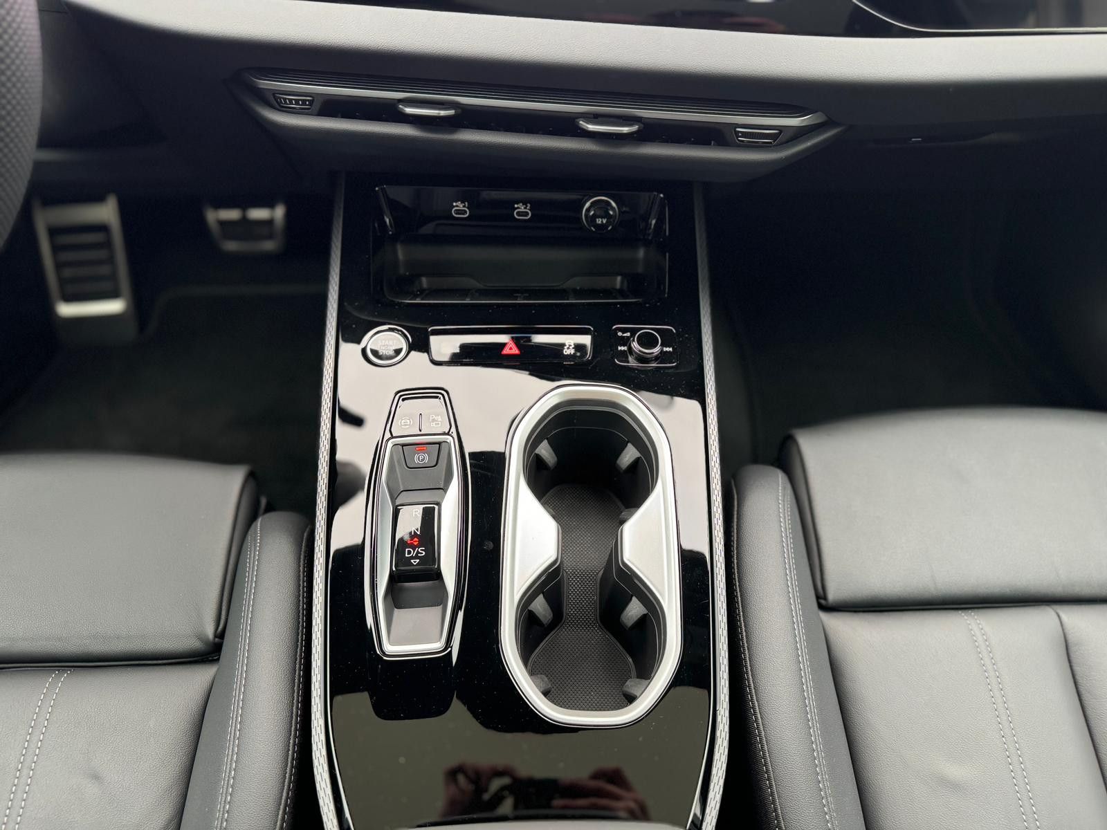 Audi A6 AVANT 2.0TDI 2x S LINE PANO 2xDISPLAY LEDER