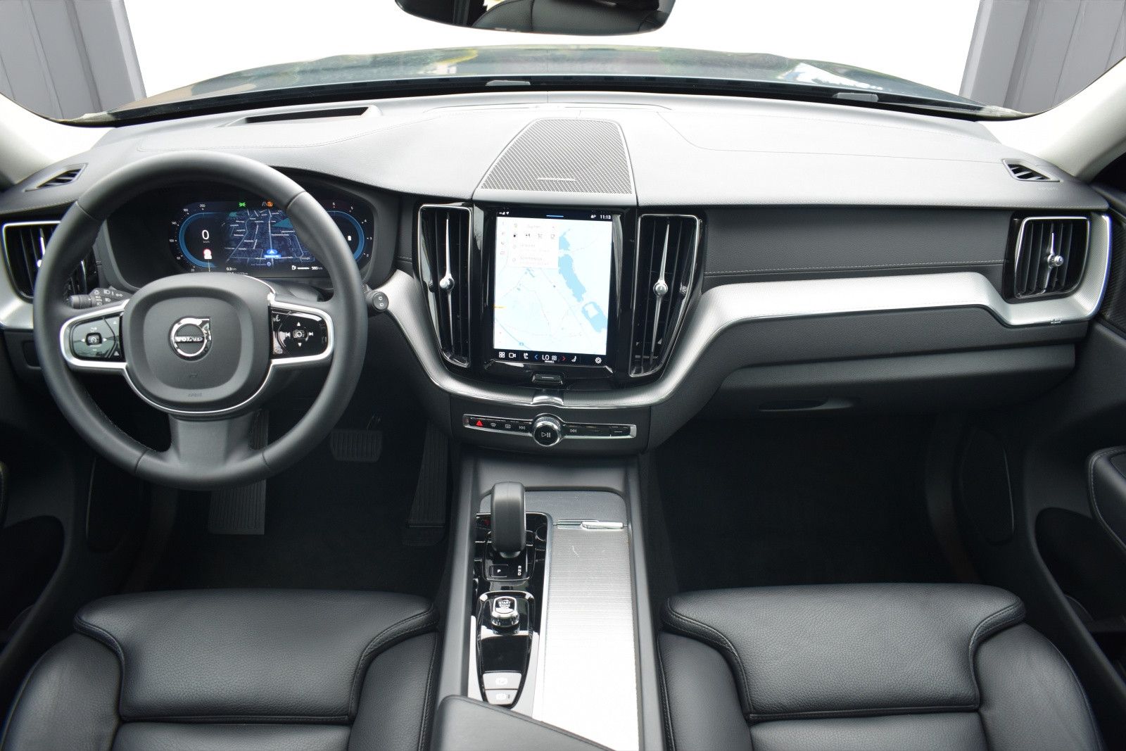 Volvo XC60 Ultimate Bright - Samsaru's Car Outlet