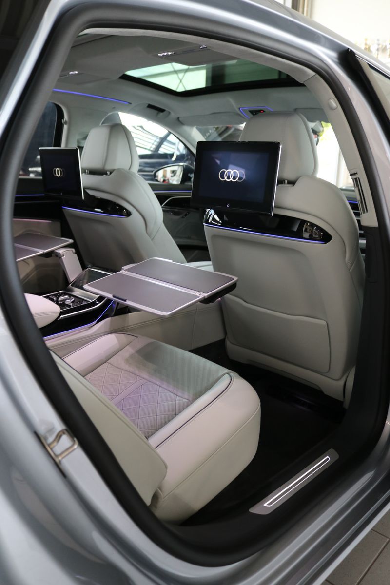 Audi A8 L 60 TFSI S line - Samsaru's Car Outlet