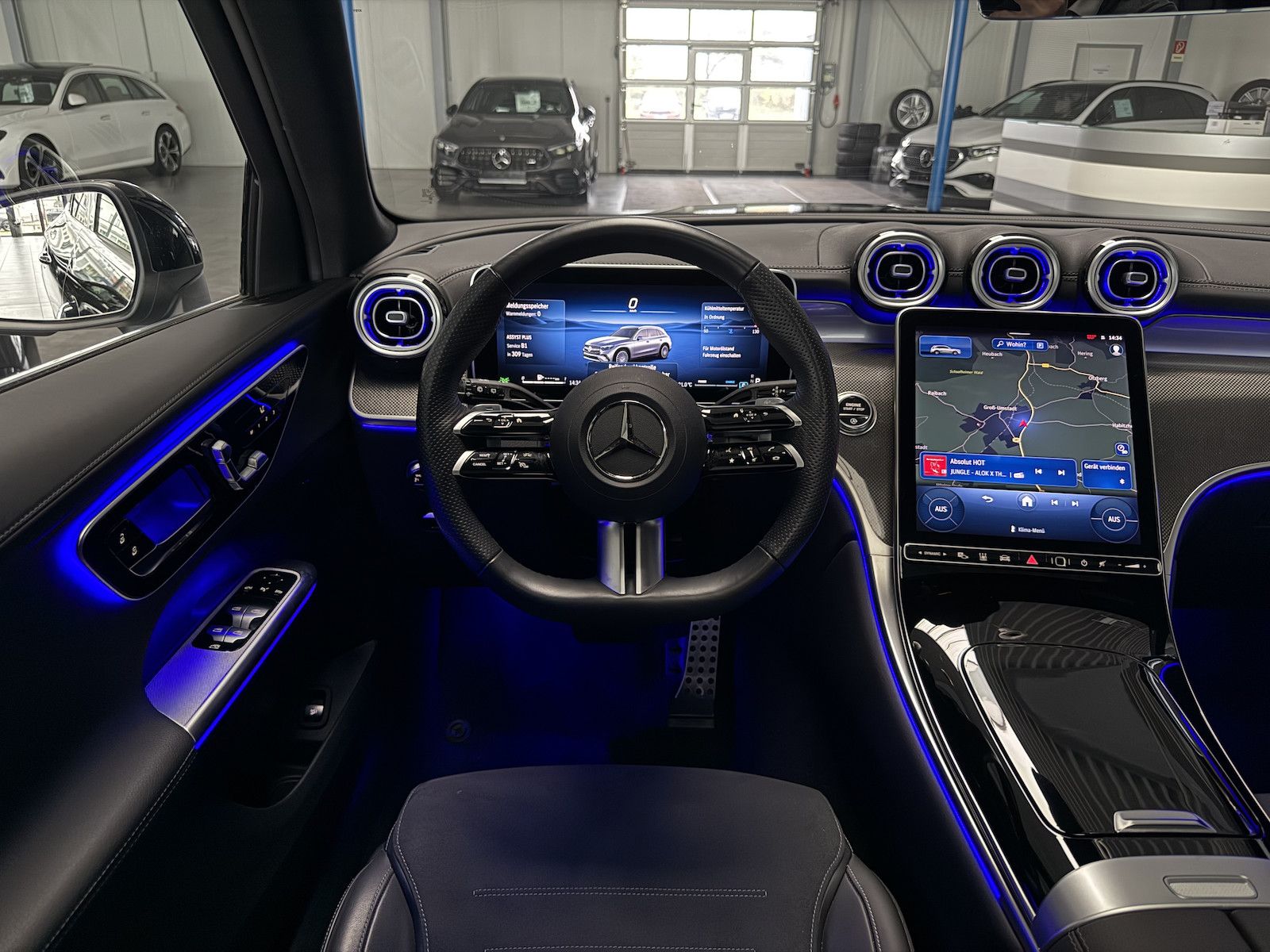 Mercedes-Benz GLC 300 4M AMG PREMIUM STANDHEIZUNG - DISTRONIC!