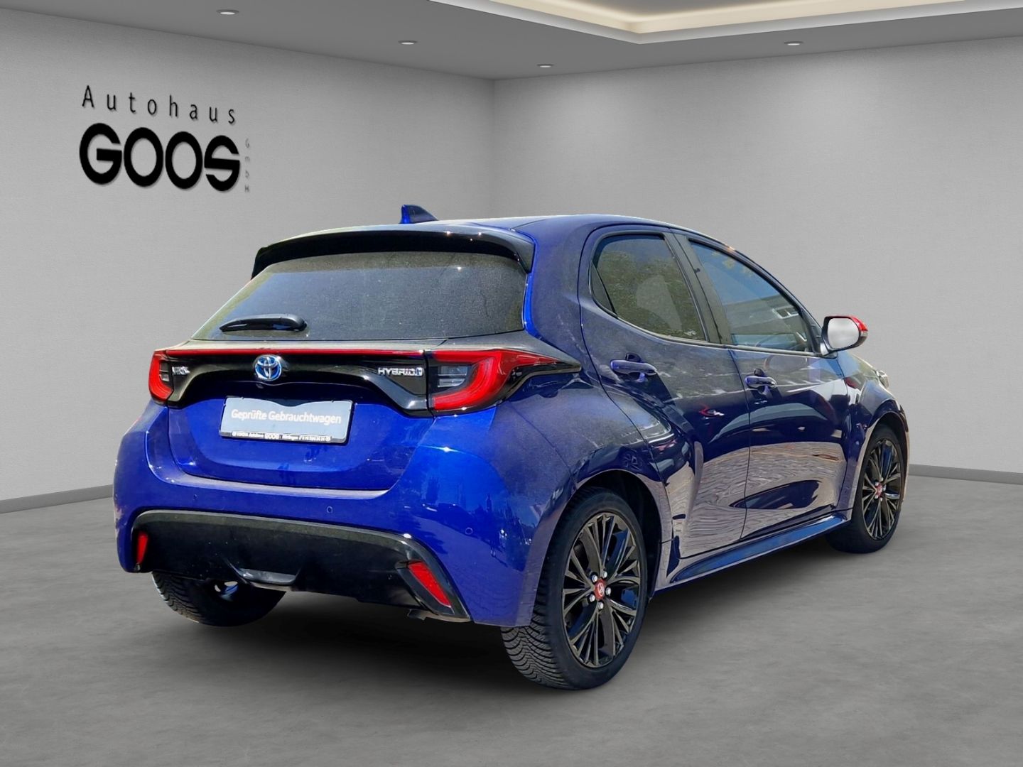 Toyota Yaris Hybrid Tokyo Pop-Out HUD Navi Soundsystem