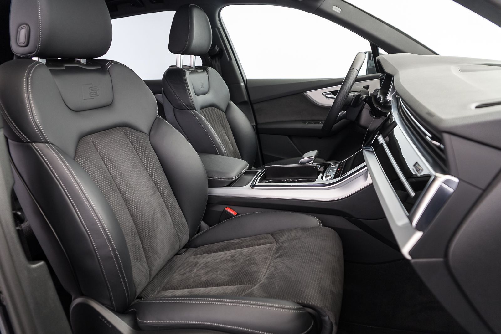 Audi Q7 45 TDI qu.tiptr. AHK 7.SITZER 360°K MATRIX