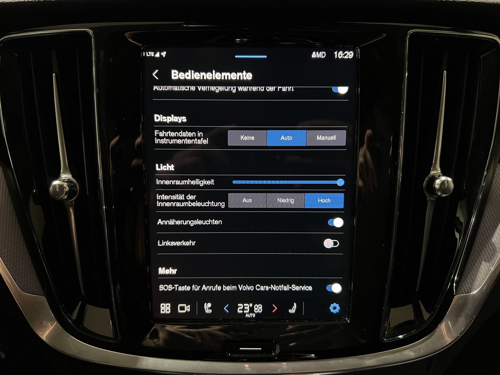 Volvo V60 T6 Plus Dark Recharge AWD ACC Pano AHK 360°