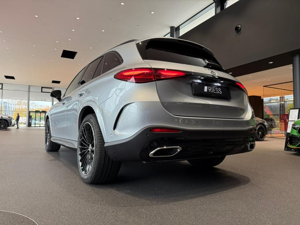 Mercedes-Benz GLC 300 AMG+PANO+AHK+DISTRONIC+KEYL+BURM+DIGI L+