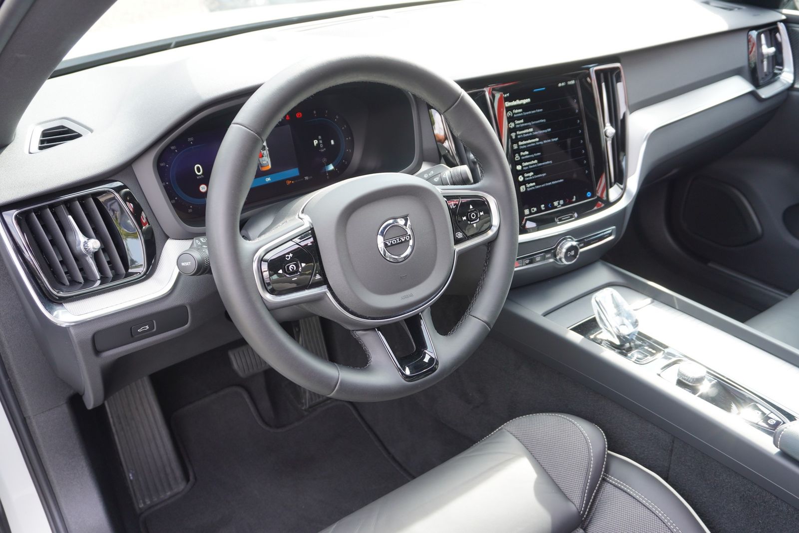 Volvo S60 2.0 M-Hybrid Plus Dark LED Panorama 360° DAB