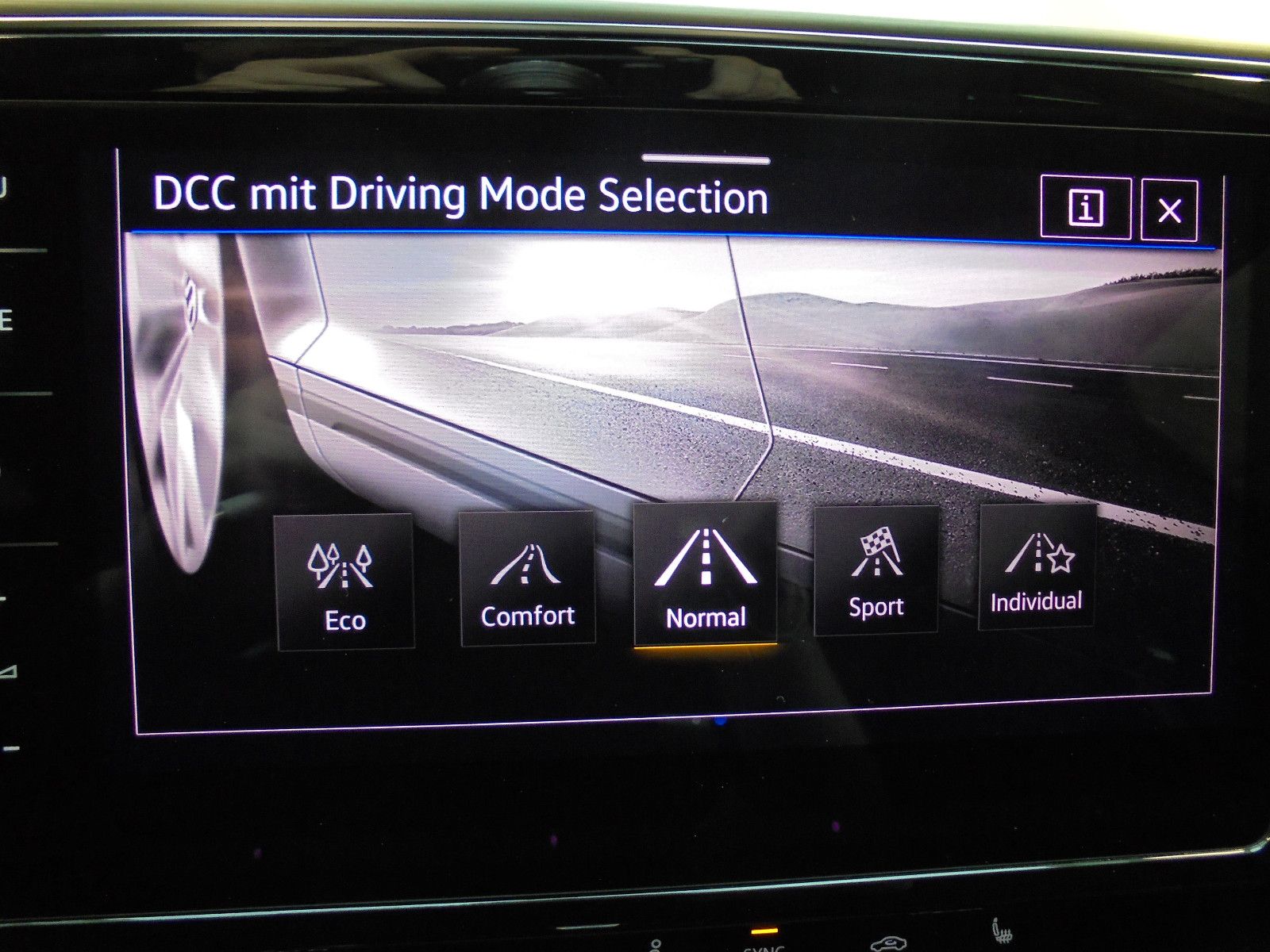 Volkswagen Passat Var Elegance/DSG/RLineEx/Pano/NaviPro/AHK