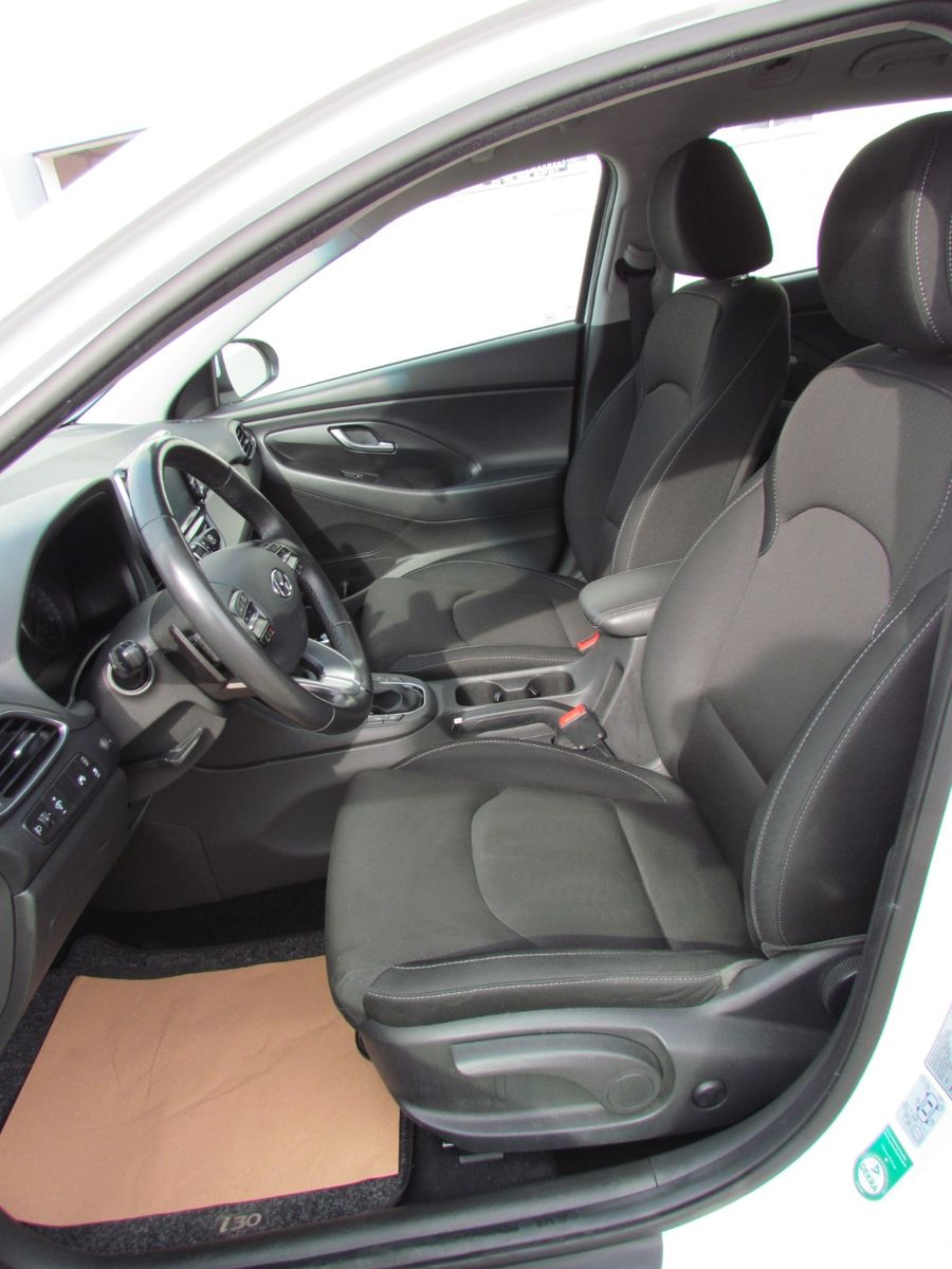 Hyundai i30 cw Trend - Samsaru's Car Outlet