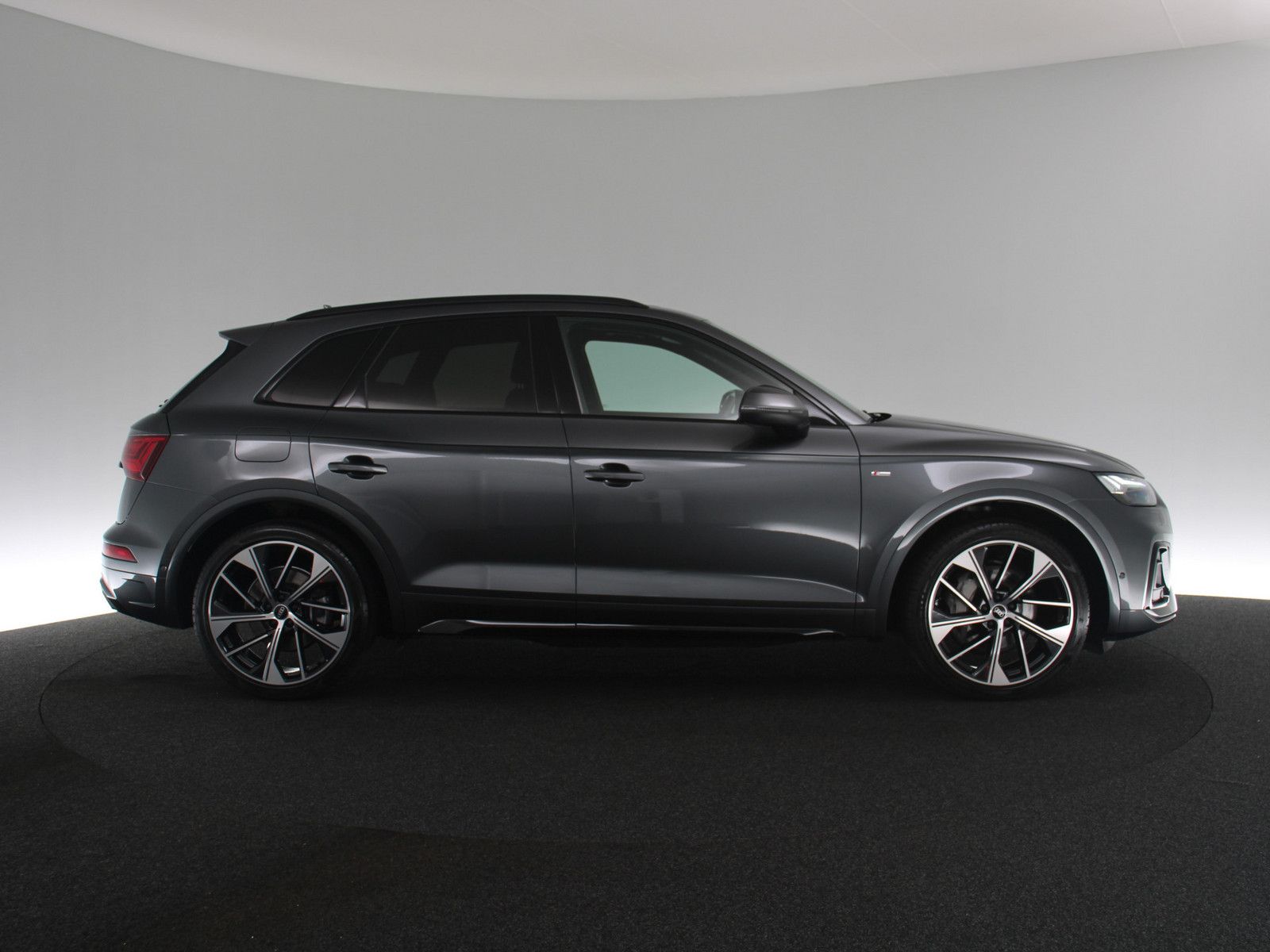 Audi Q5 50 TDI quattro S line AHK PANO 360° STANDHZ