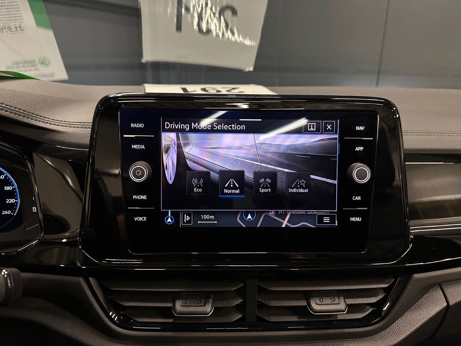 Volkswagen T-Roc R-Line Black - Samsaru's Car Outlet