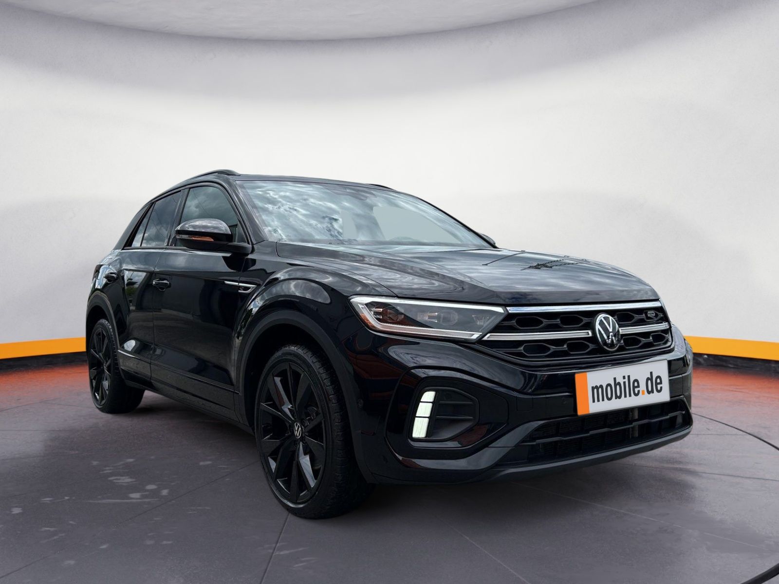 Volkswagen T-Roc 2.0 TSI DSG 4MOTION R-Line Black - Samsaru's Car Outlet