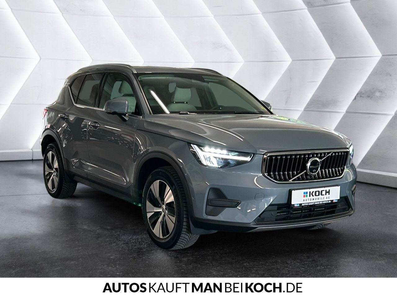 Volvo XC40 T4 Recharge Plus Bright - Samsaru's Car Outlet