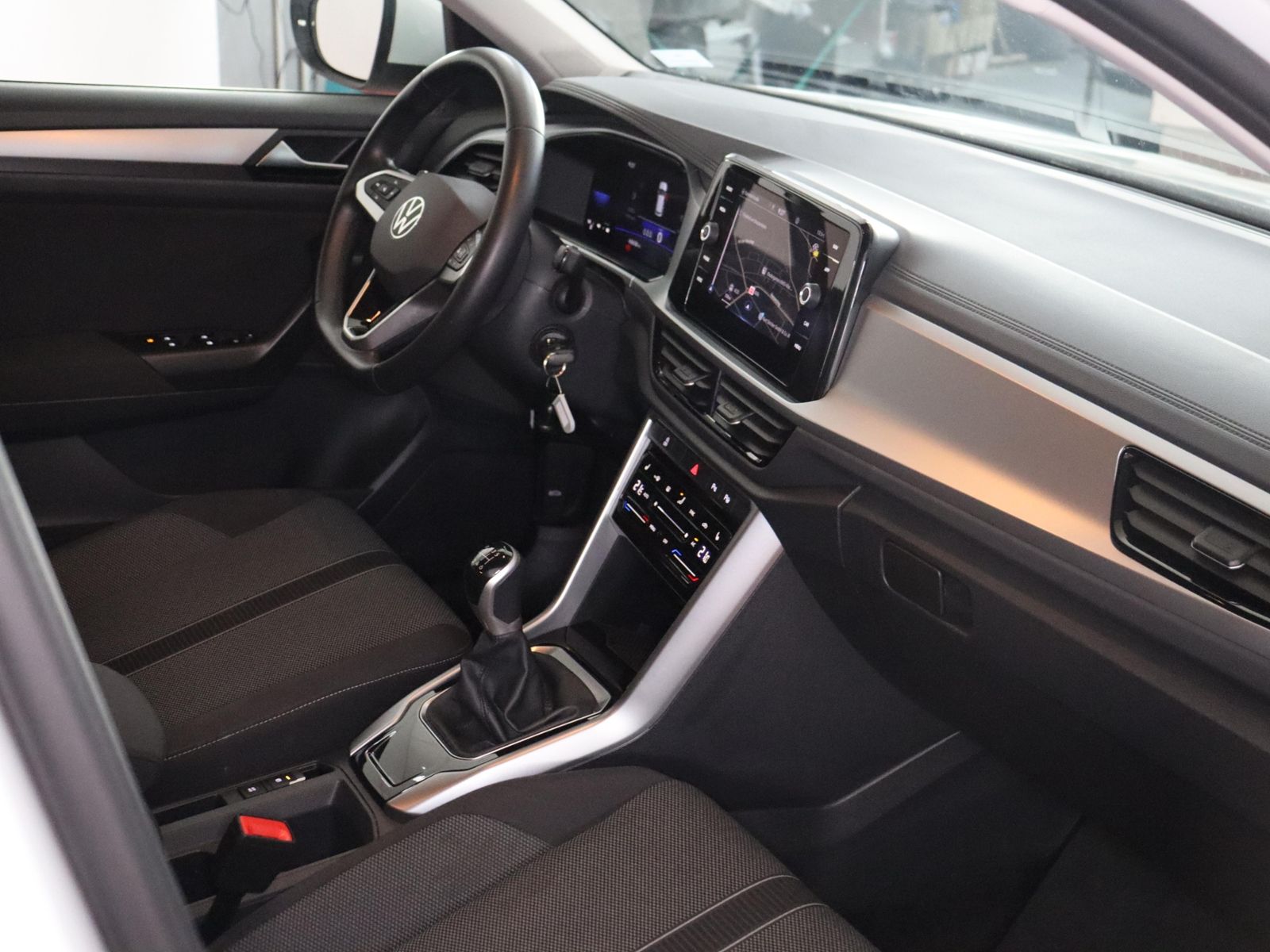 Volkswagen T-ROC Life 1.0TSI - Samsaru's Car Outlet