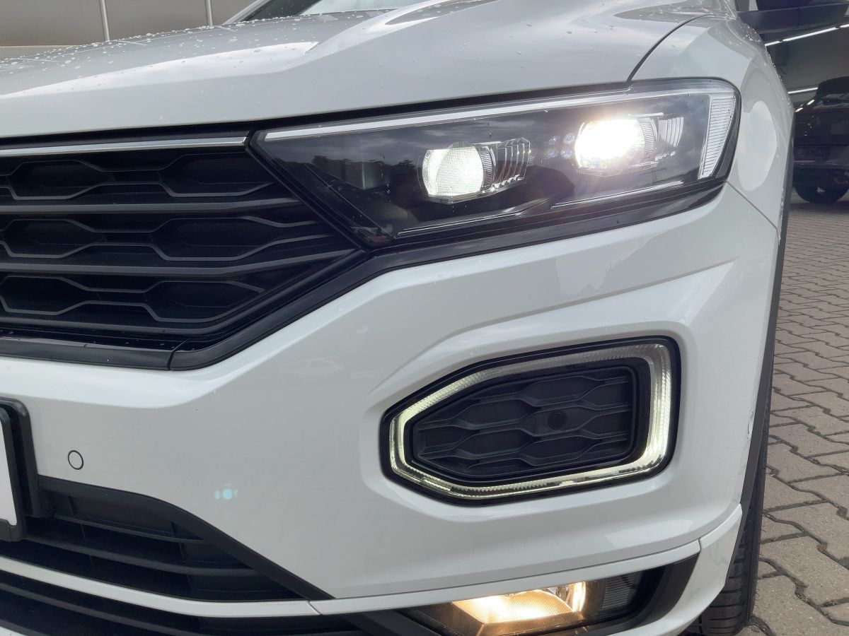 Volkswagen T-Roc 1.5 TSI DSG R-LINE - Samsaru's Car Outlet