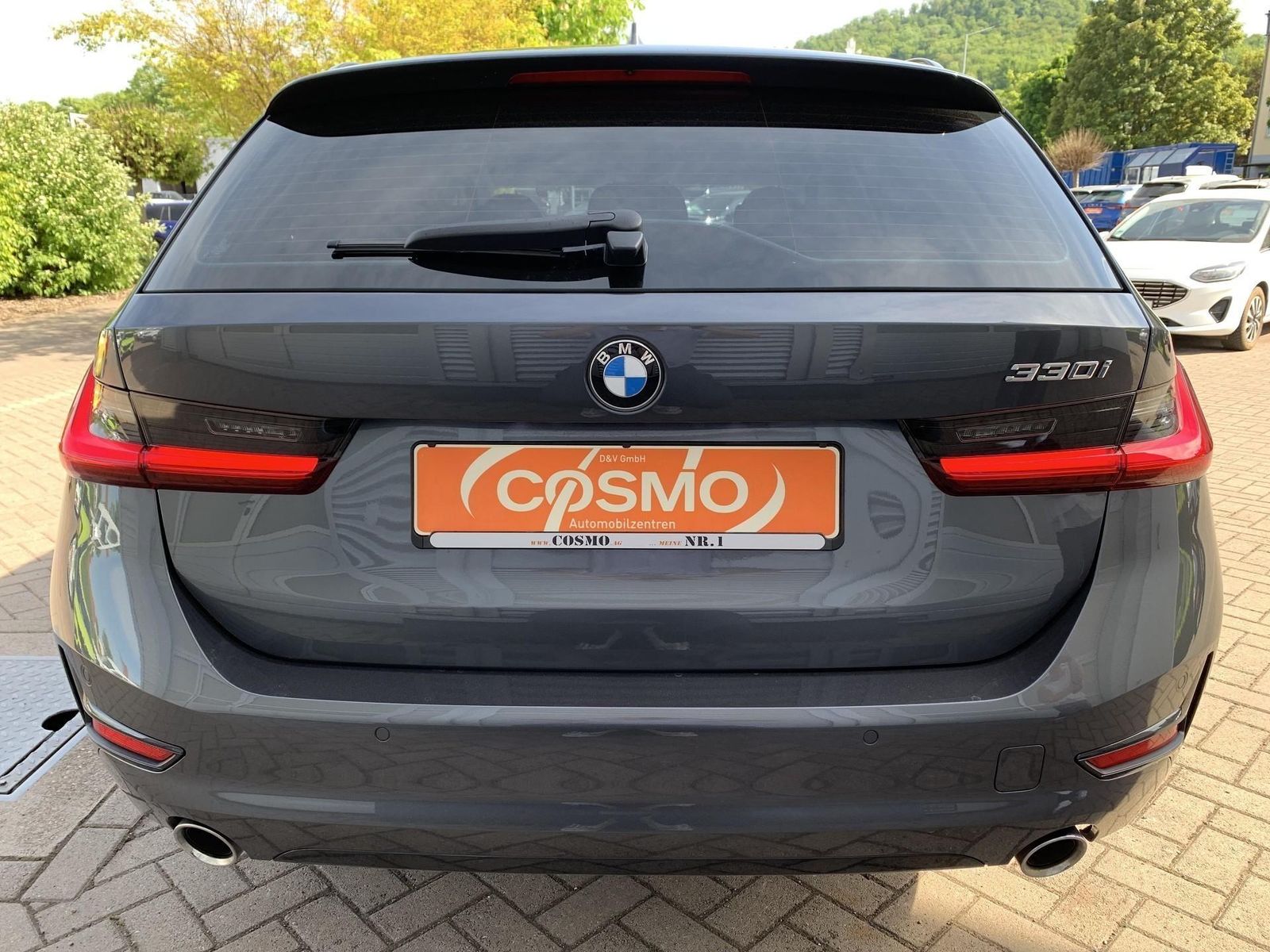 BMW 330i Touring Sport Line - Samsaru's Car Outlet