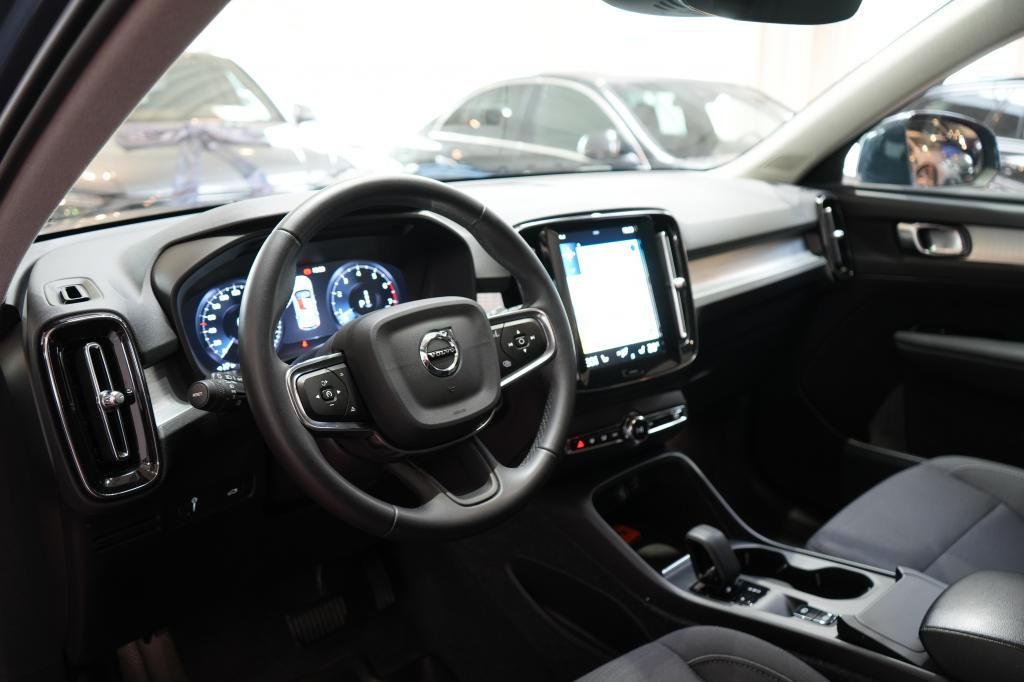 Volvo XC 40 B4 Momentum - Samsaru's Car Outlet