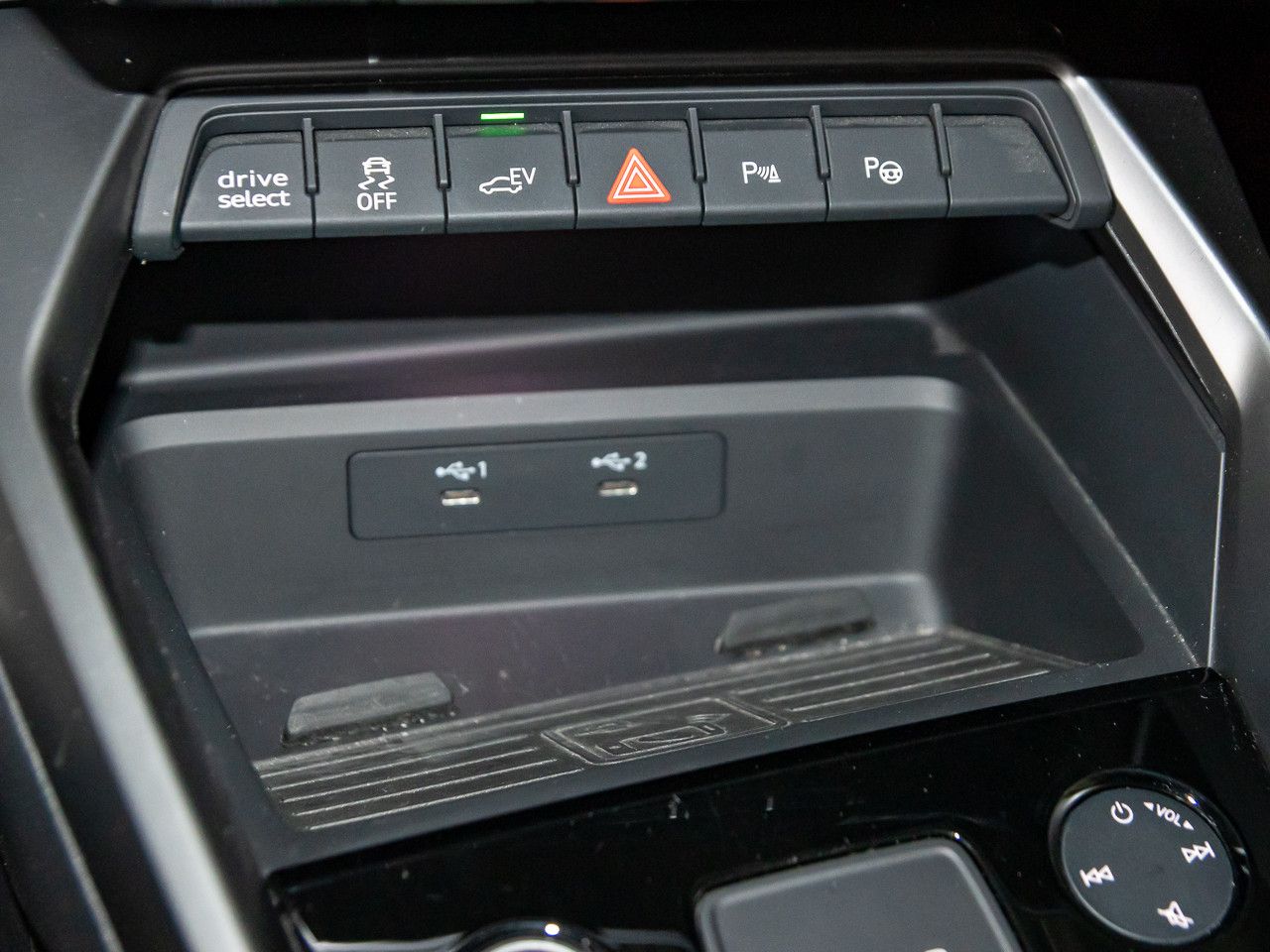 Audi A3 Sportback 45 TFSI e S line - Samsaru's Car Outlet