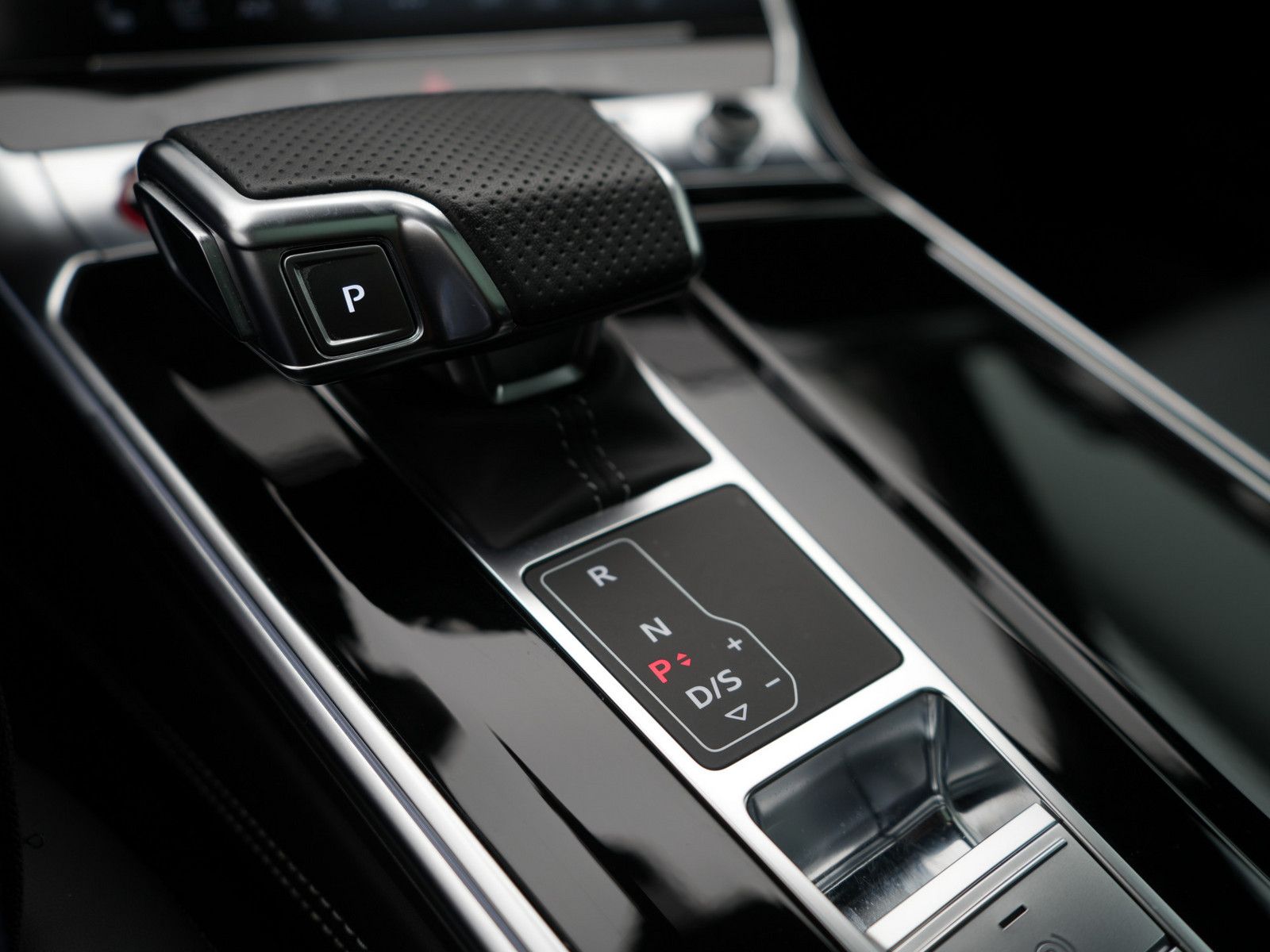 Audi RS6 305KMH LASER PANO RAUTE KERAMIK LUFT NAVI
