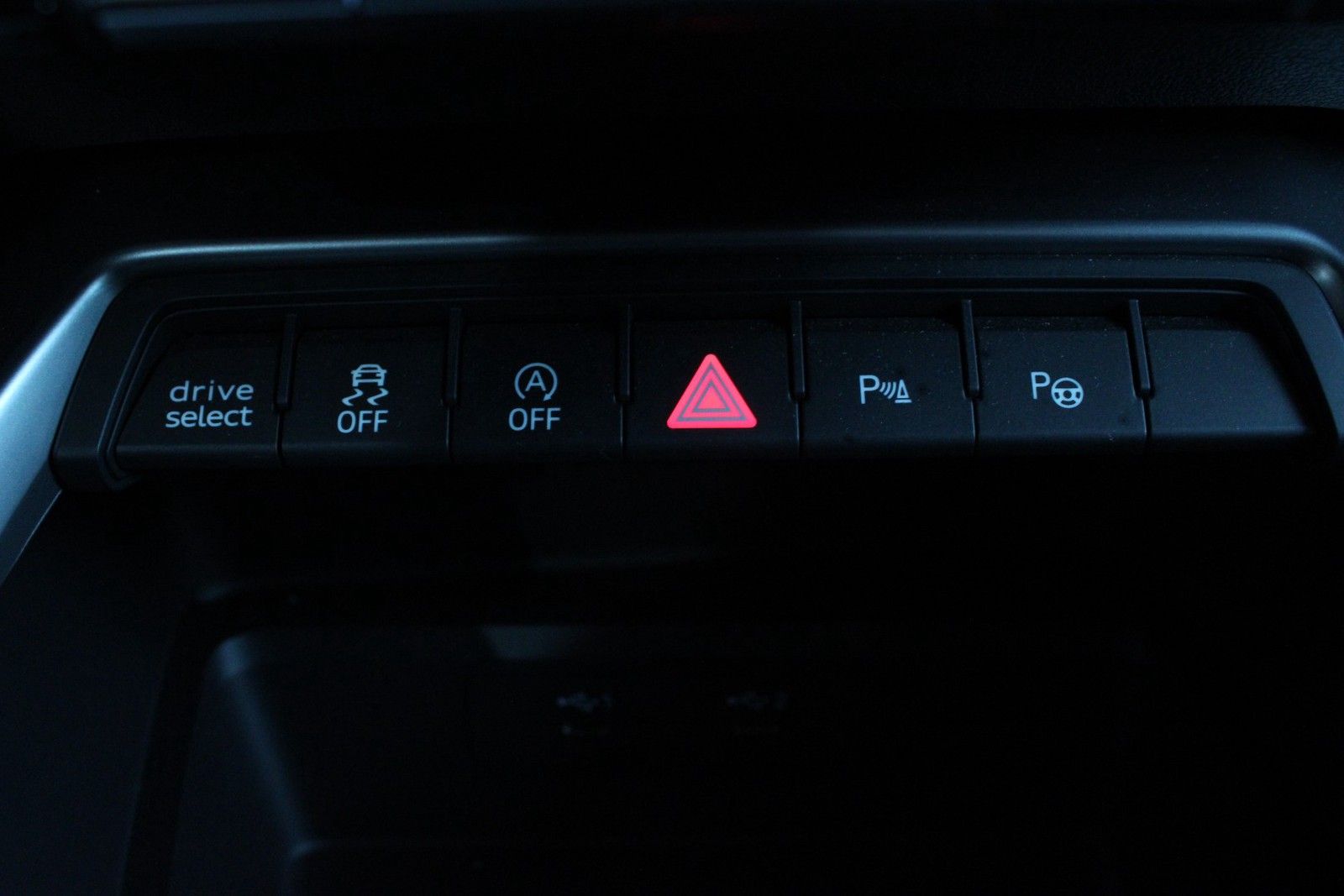 Audi A3 Sportback 35 TFSI Sport - Samsaru's Car Outlet