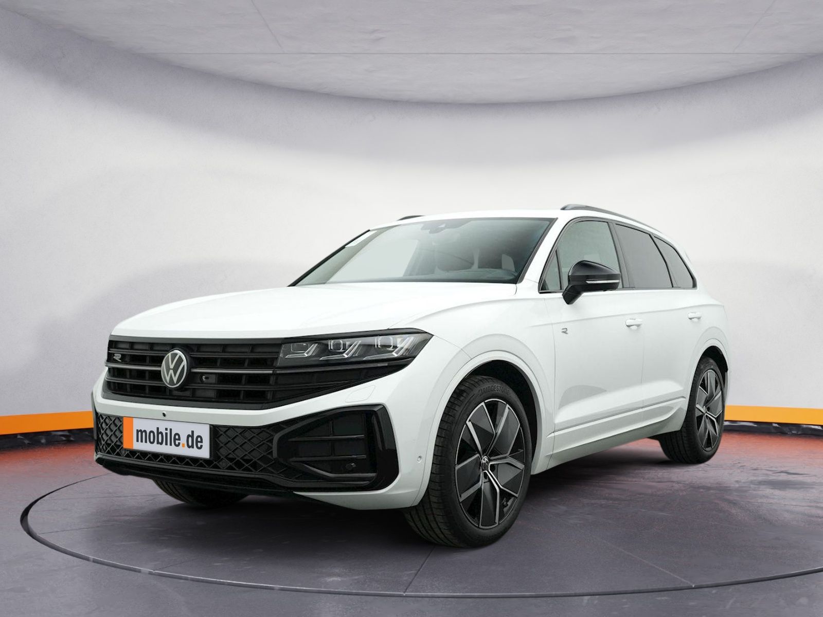 Volkswagen Touareg 3.0 TDI R-Line - Samsaru's Car Outlet