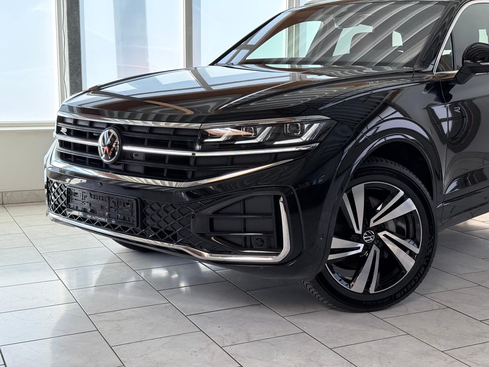 Volkswagen Touareg R-Line-Pano/ACC/AHK/360/Dynaudio/Massage