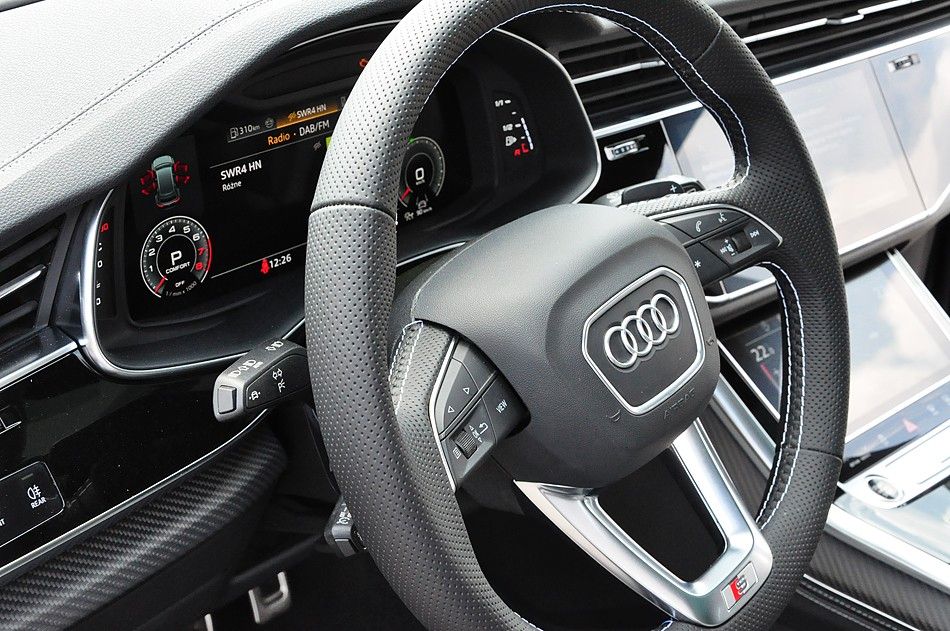 Audi Q8 55 TFSI quattro S Line HUD Matrix Panorama