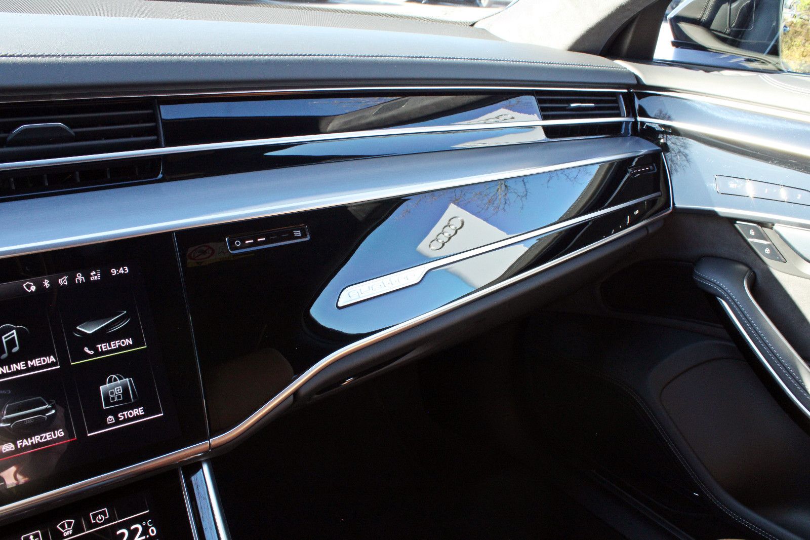 Audi A8 Lang 55TFSI PANO AHK FONDPAKET DIGITAL LED" → "Audi A8 Lang 55TFSI - Samsaru's Car Outlet
