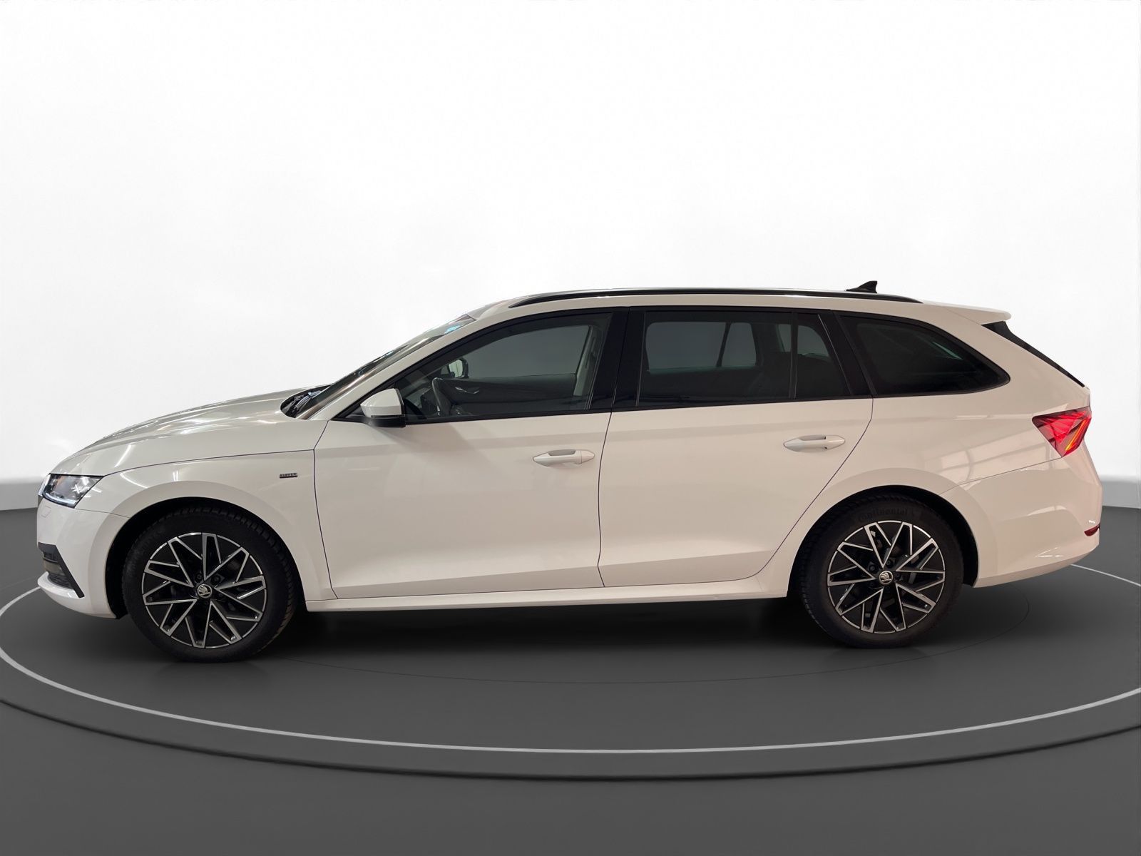 Skoda Octavia Combi 1.0 TSI Clever - Samsaru's Car Outlet