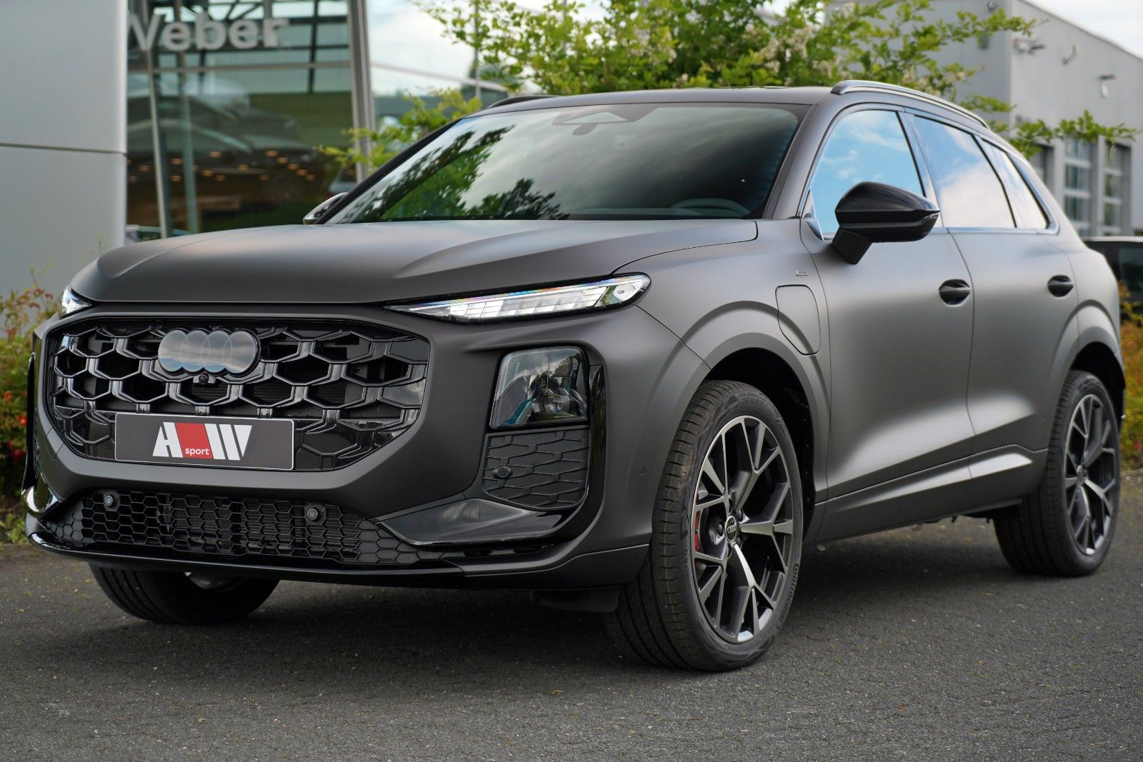 Audi Q3 SUV e-hybrid AHK S-LINE PANO TECH PRO MATRIX