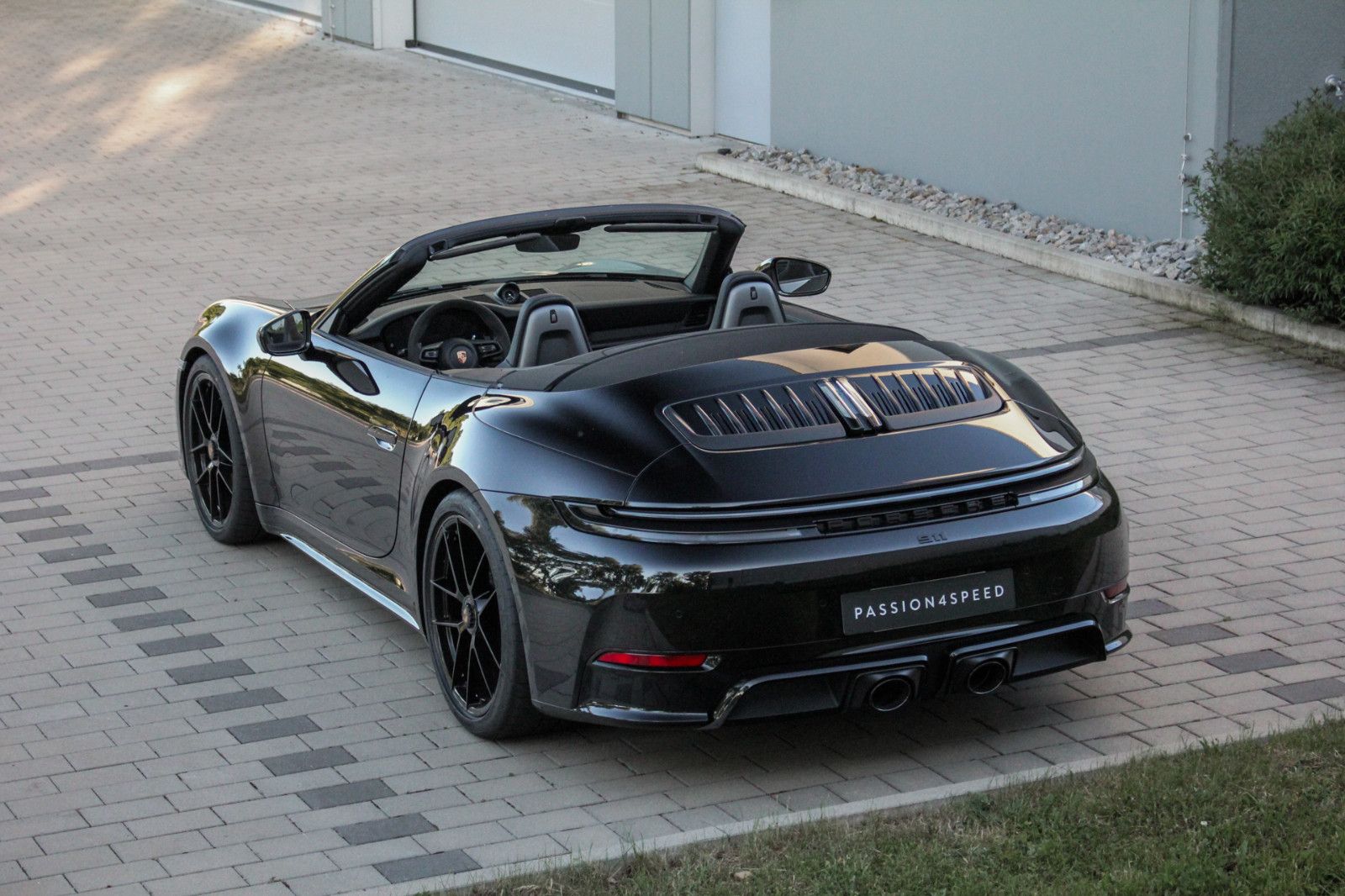 Porsche 911 992.2 Carrera 4 GTS T-Hybrid Cabriolet