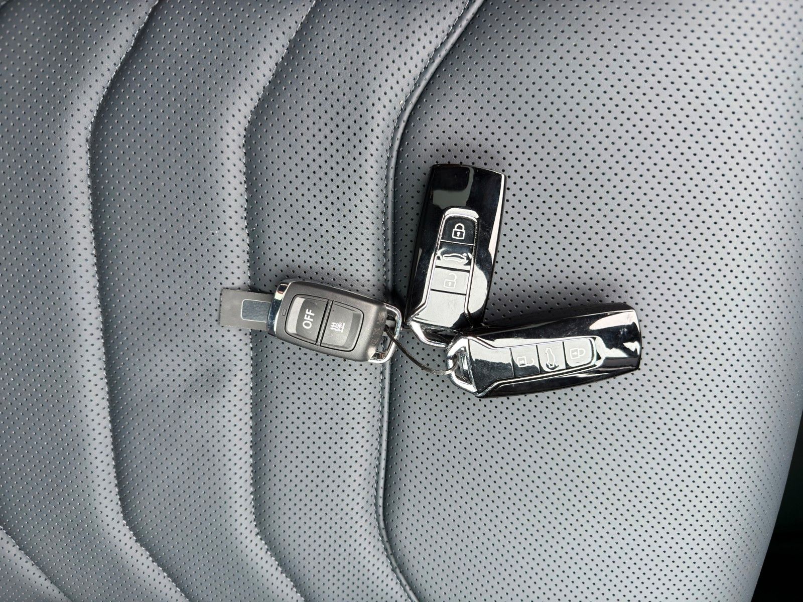 Volkswagen Touareg 3.0 TDI 210 kW 4Motion R-Line/VOLL