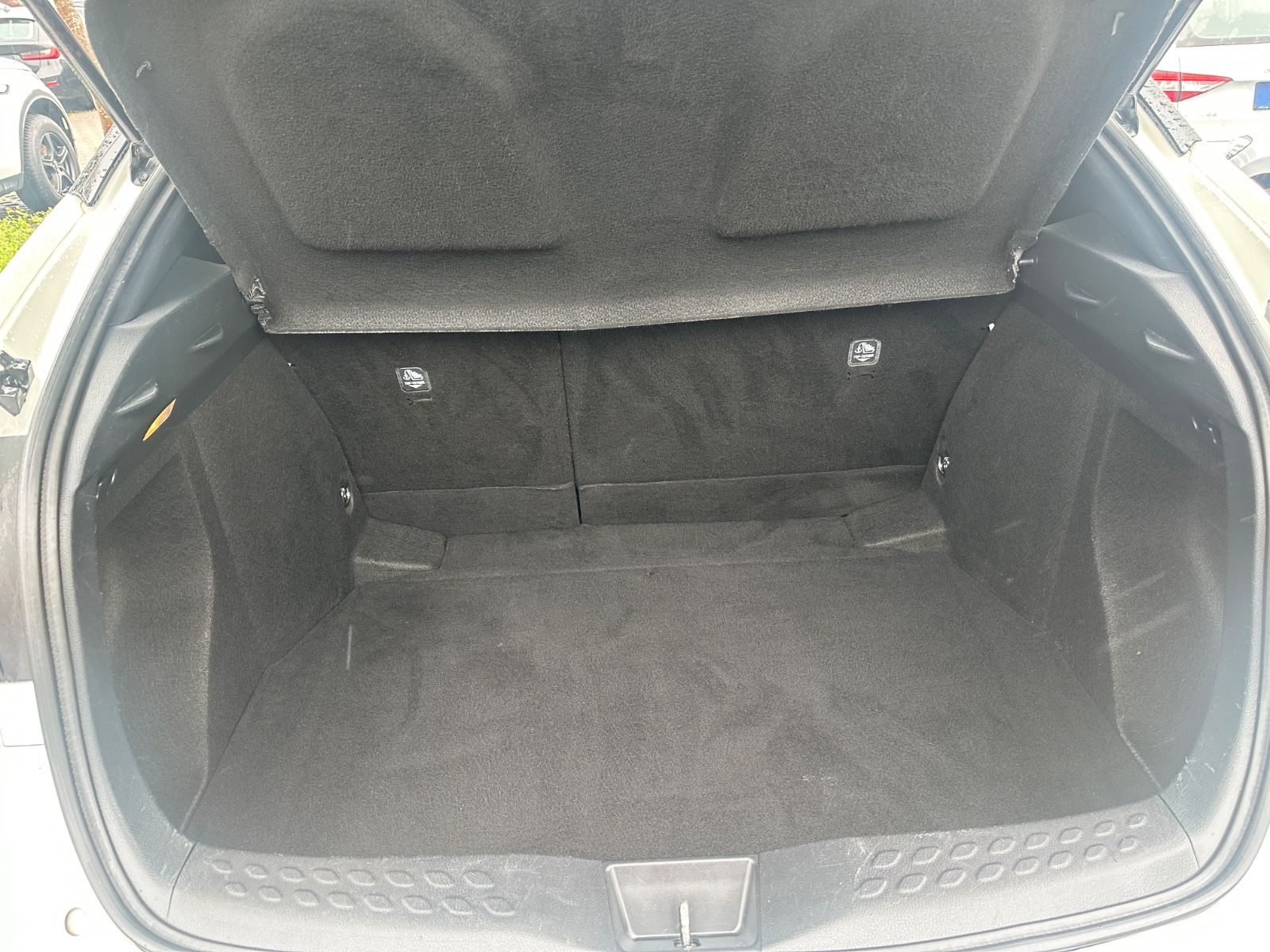 Toyota C-HR Hybrid - Samsaru's Car Outlet