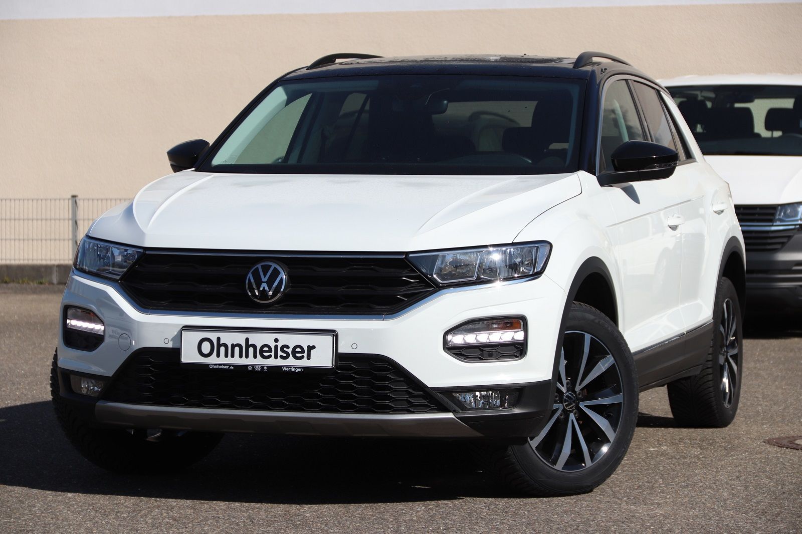 Volkswagen T-Roc 1.5 TSI Style DSG - Samsaru's Car Outlet